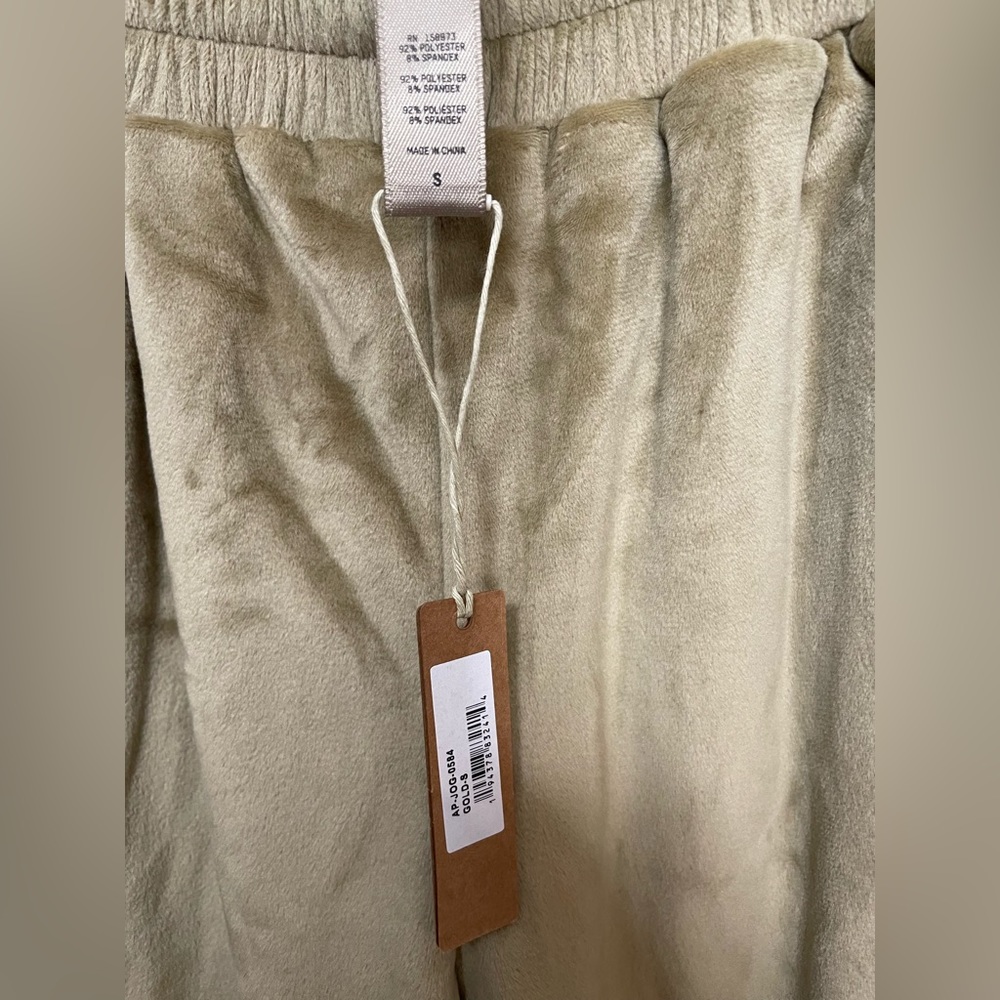 Skims Velour Joggers Gold - Picture 7 of 14
